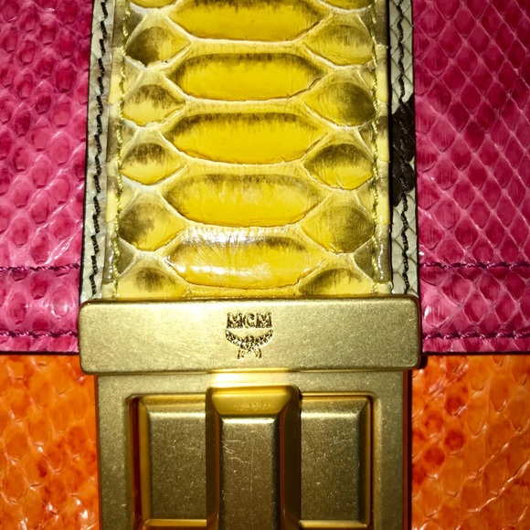 MCM Pink snakeskin shoulder bag - Picture 3 of 8